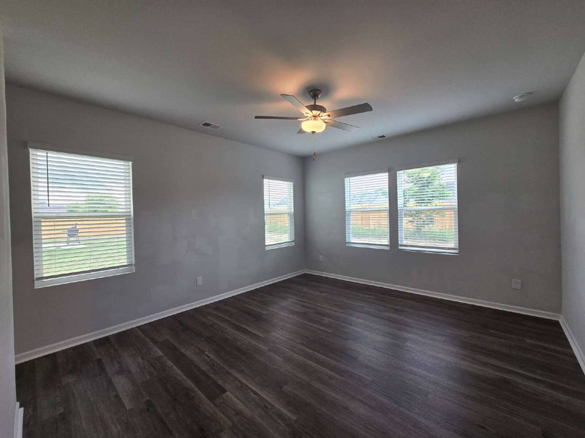 House for rent at 517 Sandy Hollow Dr, Jacksonville, NC 28540