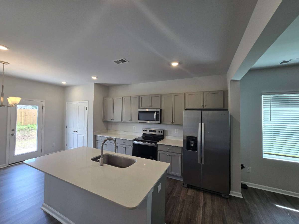 House for rent at 517 Sandy Hollow Dr, Jacksonville, NC 28540