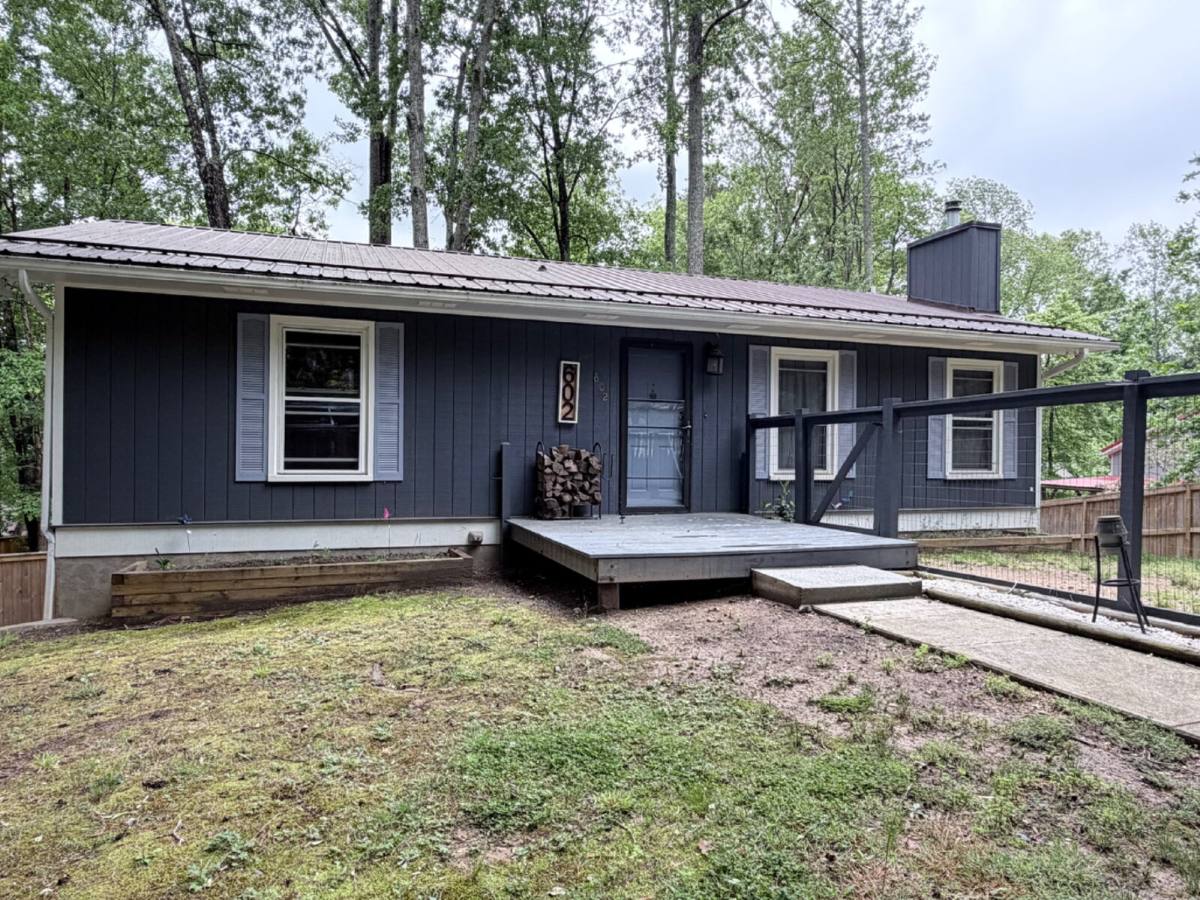 House for rent at 602 Beechwood Lakes Dr, Hendersonville, NC 28792