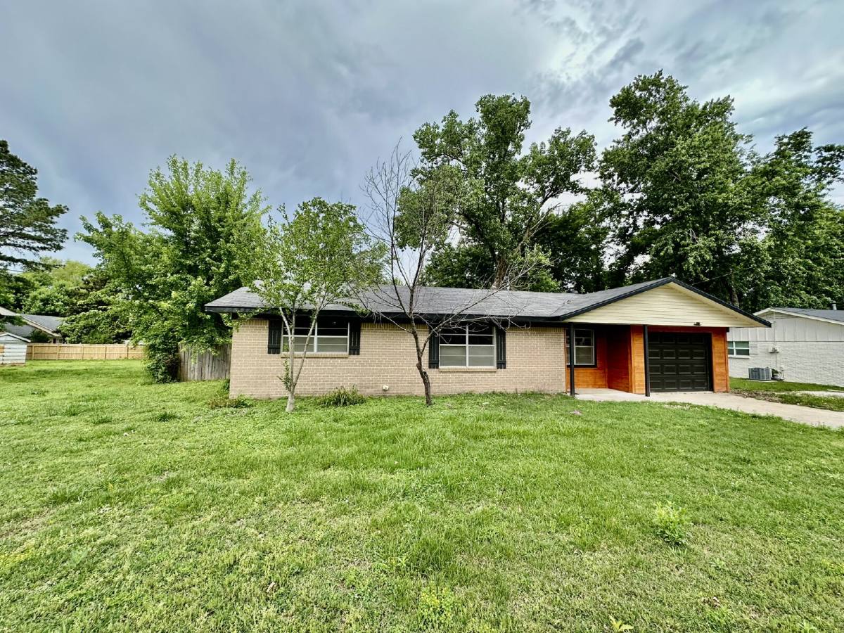 House for rent at 1202 SE E St, Bentonville, AR 72712
