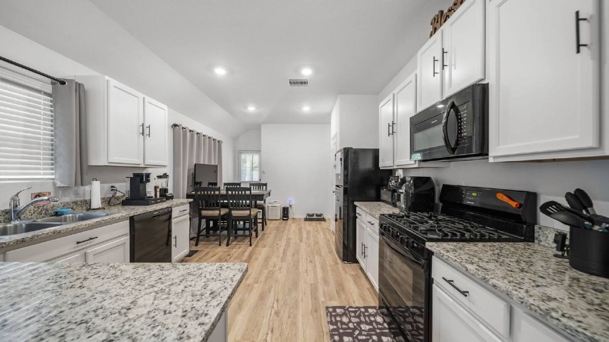 House for rent at 10437 Pineland Dr, Willis, TX 77378