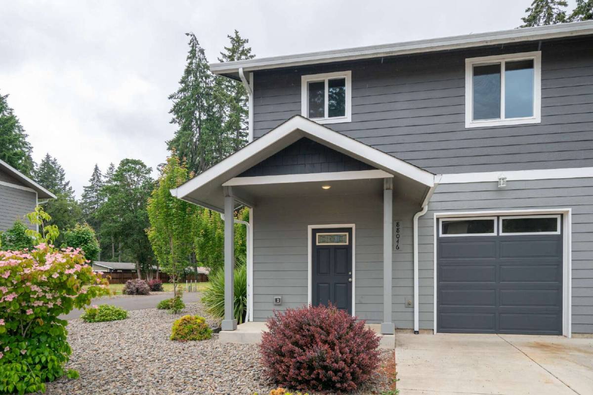 Apartment for rent at 88023 7th St, Veneta, OR 97487