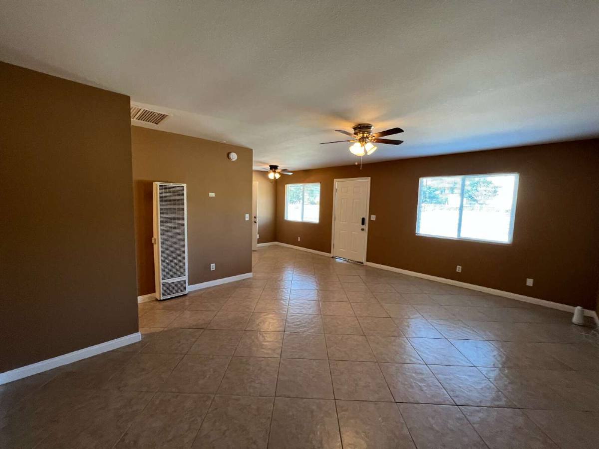 House for rent at 16510 Lakeshore Dr, Lake Elsinore, CA 92530