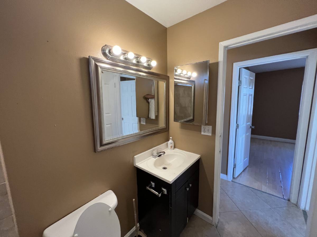 House for rent at 16510 Lakeshore Dr, Lake Elsinore, CA 92530
