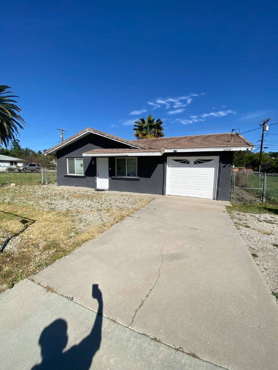 House for rent at 16510 Lakeshore Dr, Lake Elsinore, CA 92530
