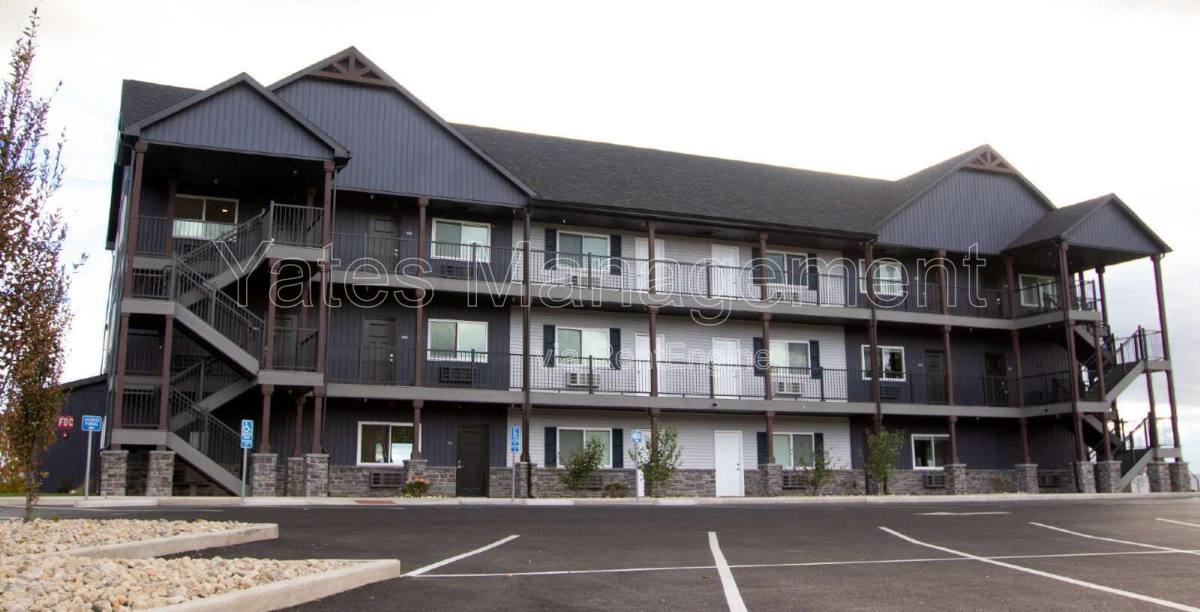 Apartment for rent at 411 W McPherson Ave, Findlay, OH 45840