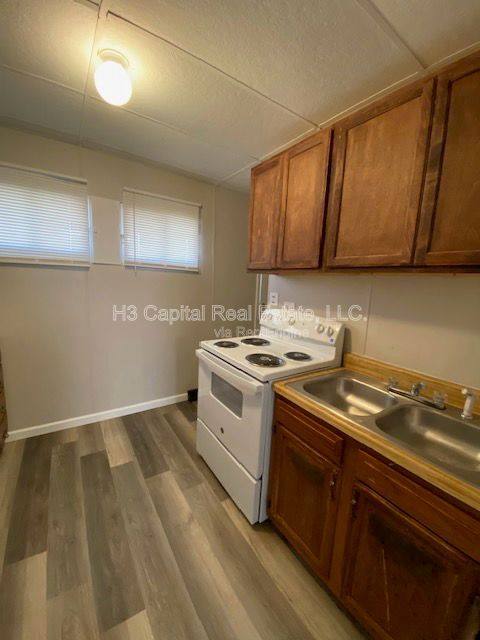 House for rent at 809 Greenwood St, Madison, IL 62060
