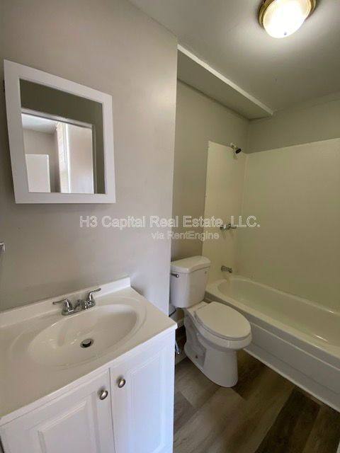 House for rent at 809 Greenwood St, Madison, IL 62060