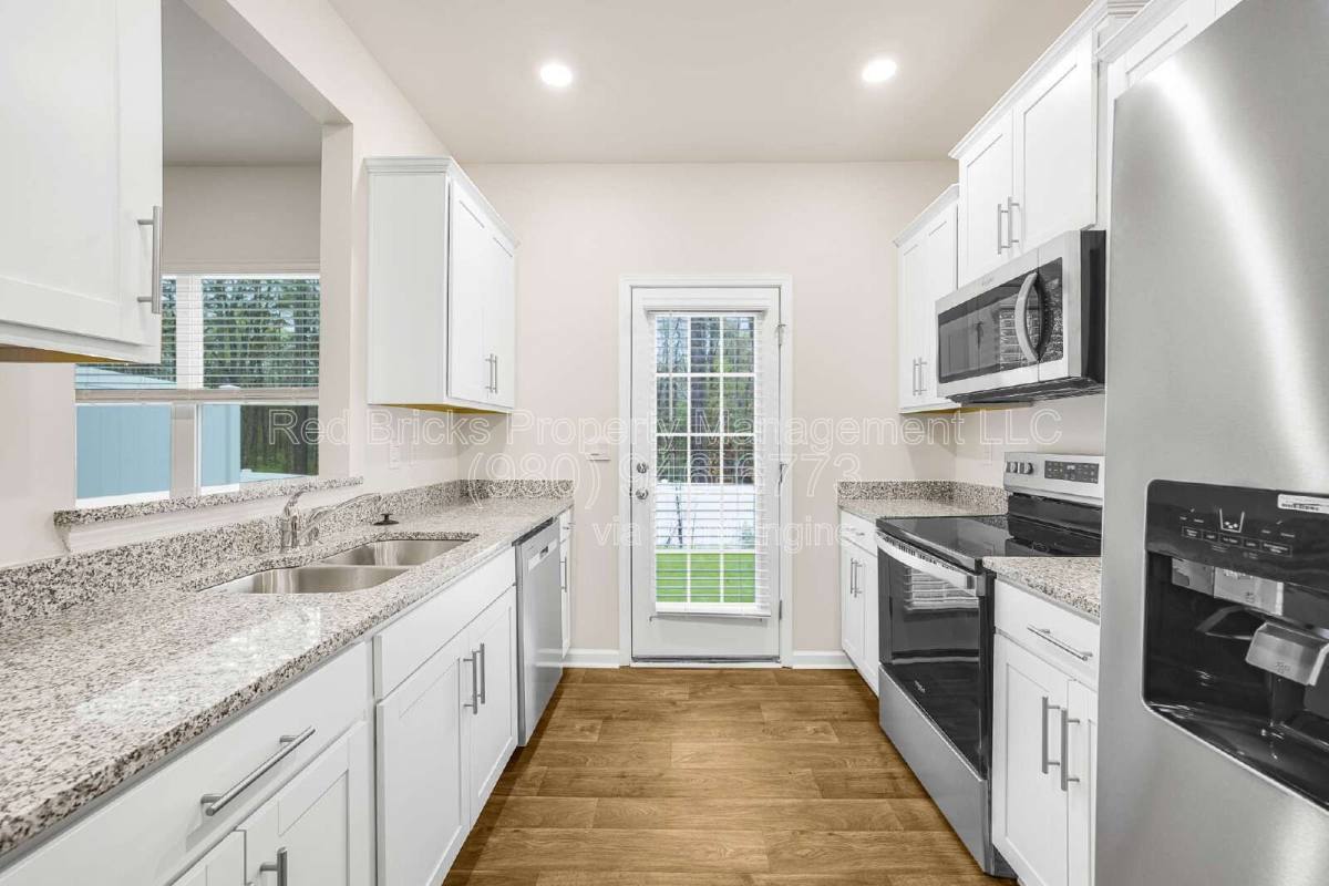 Townhouse for rent at 9128 Lowfalls Lane, Charlotte, NC 28216