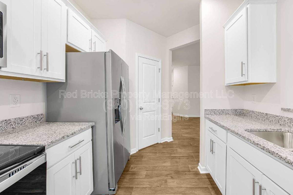 Townhouse for rent at 9128 Lowfalls Lane, Charlotte, NC 28216