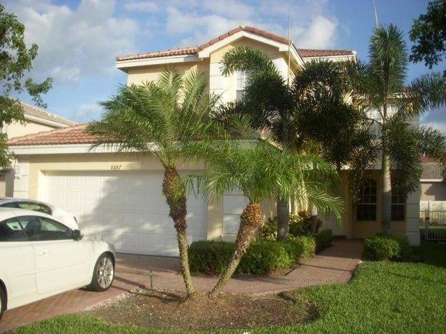 House for rent at 8887 Chestnut Ridge Way, Boynton Beach, FL 33473