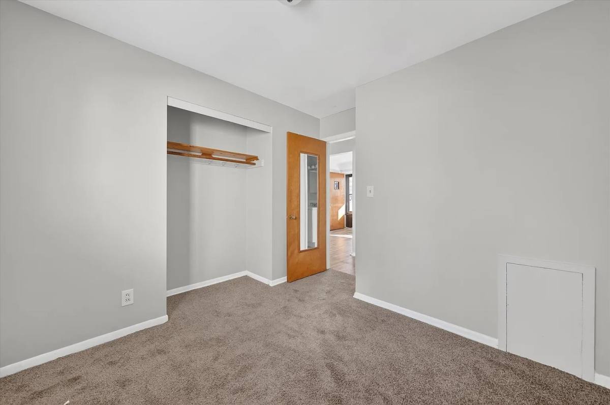 Apartment for rent at 23 W Burdick St #4, Oxford, MI 48371