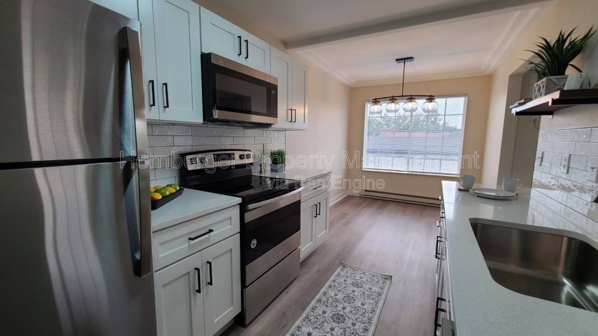 Apartment for rent at 1924 N Crestline St #1, Spokane, WA 99207