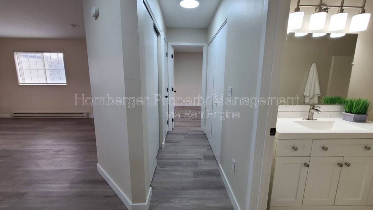 Apartment for rent at 1924 N Crestline St #1, Spokane, WA 99207