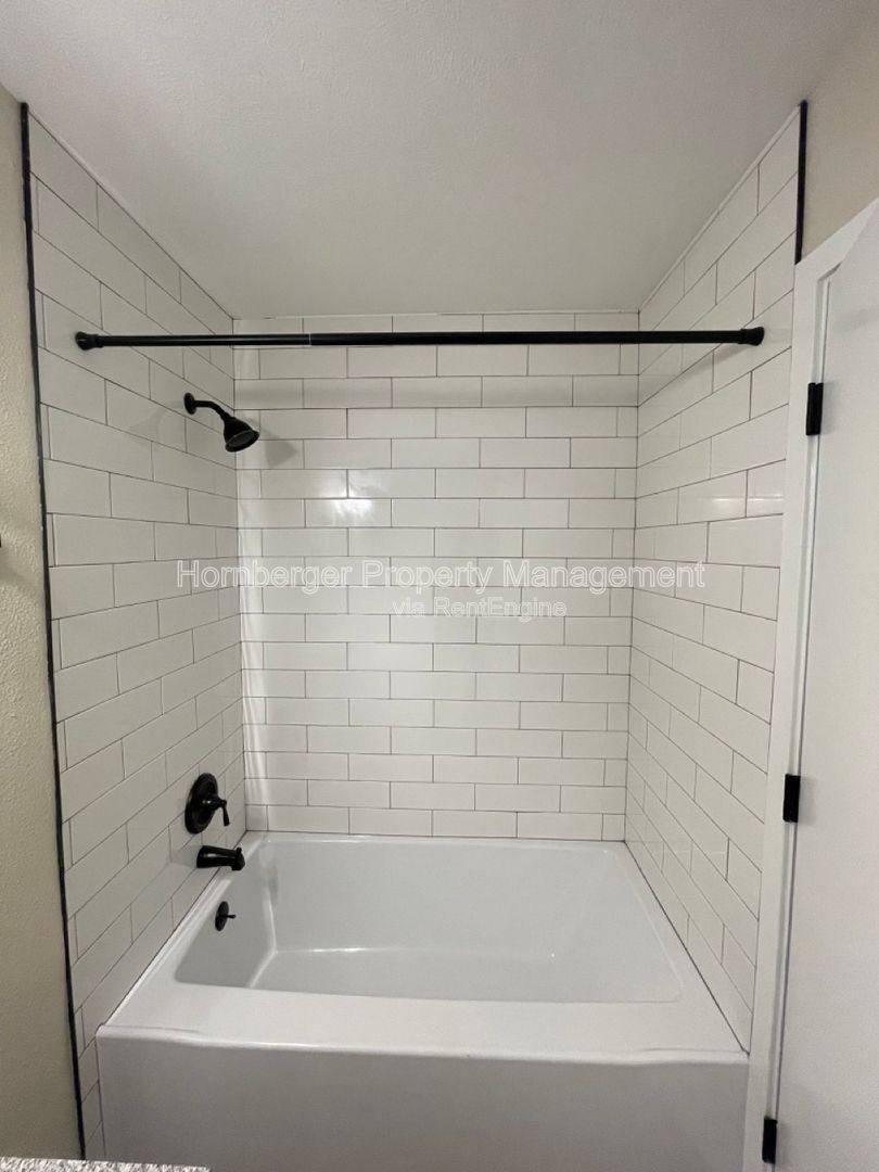 Apartment for rent at 1605 E Hartson Ave #2, Spokane, WA 99202