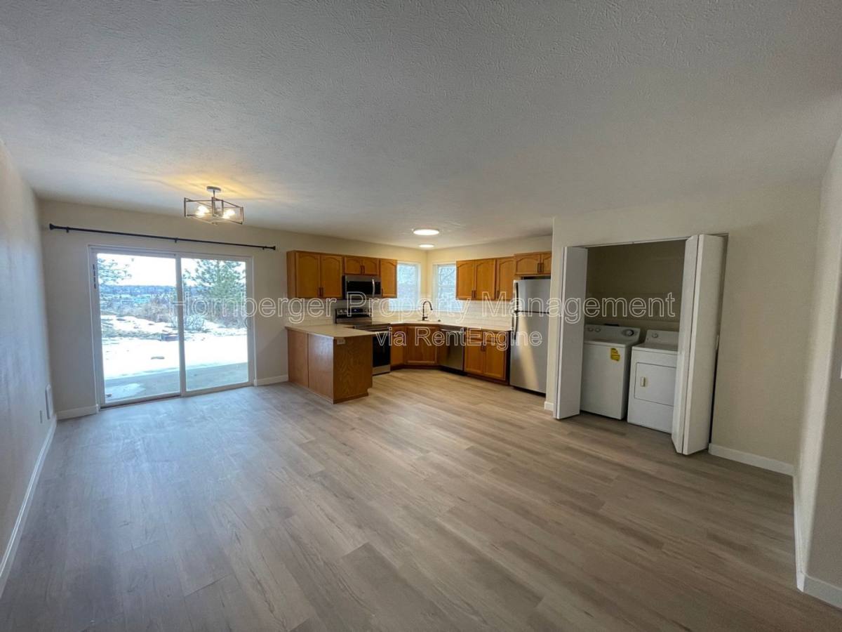 Apartment for rent at 1605 E Hartson Ave #2, Spokane, WA 99202