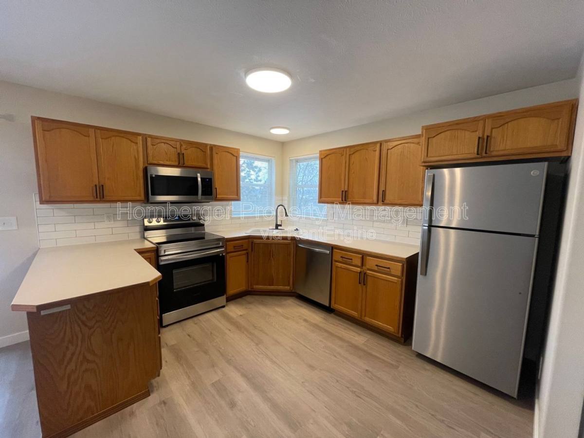 Apartment for rent at 1605 E Hartson Ave #2, Spokane, WA 99202