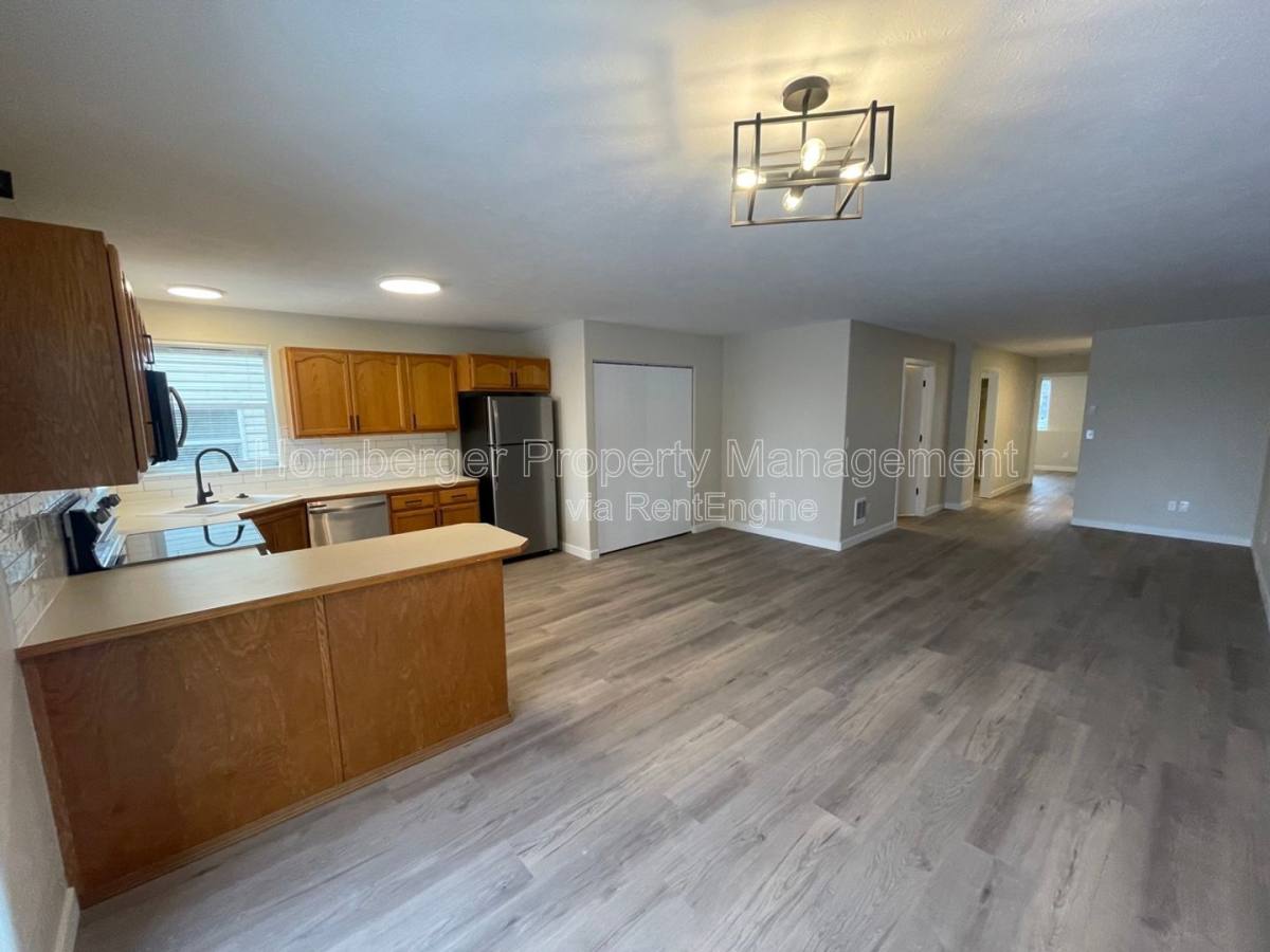 Apartment for rent at 1605 E Hartson Ave #2, Spokane, WA 99202