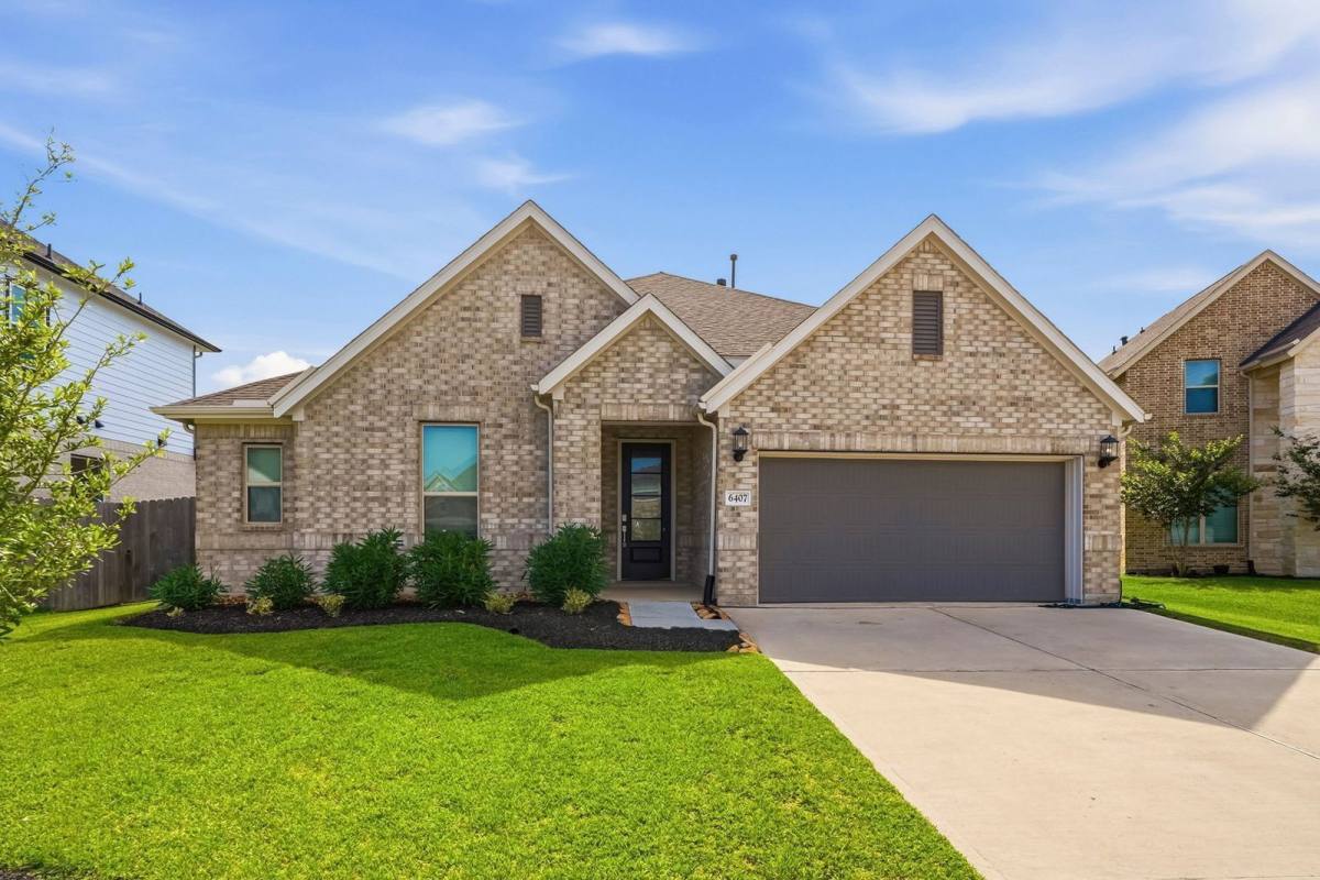 House for rent at 6407 Amberwood Dr, League City, TX 77573