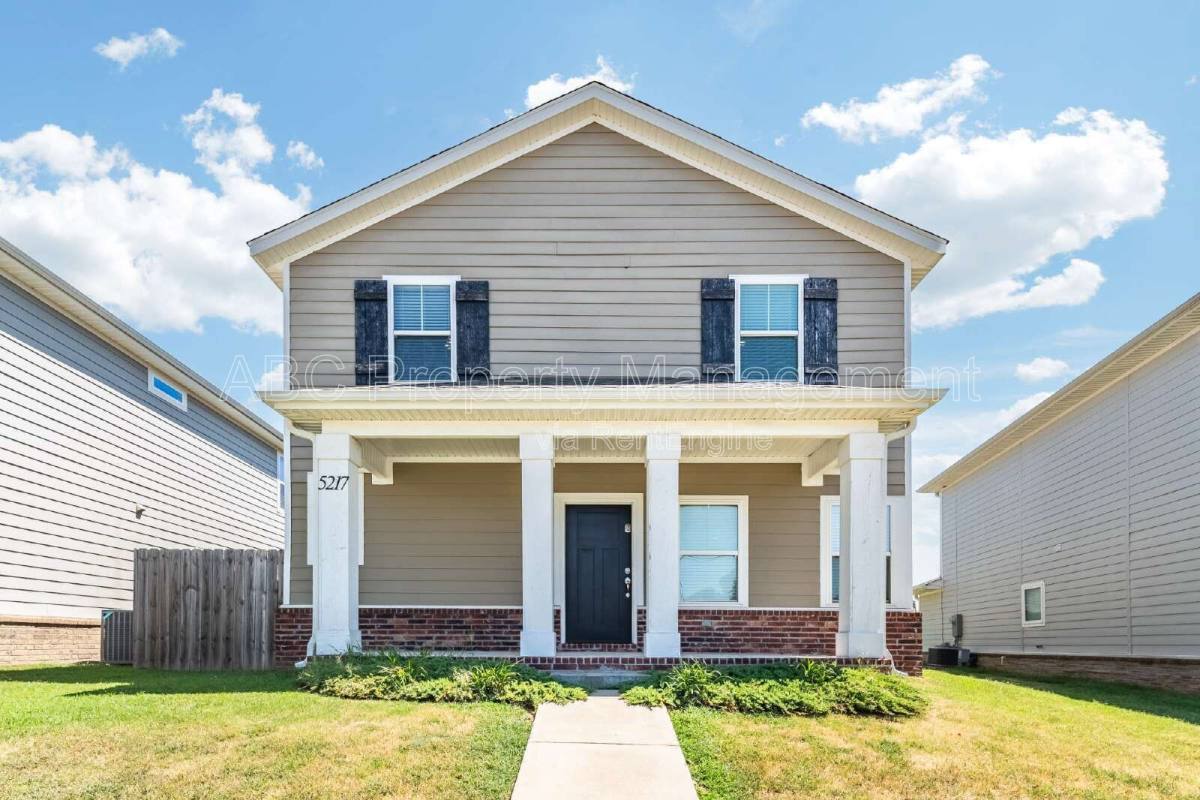 House for rent at 5217 S 65th Place, Rogers, AR 72758