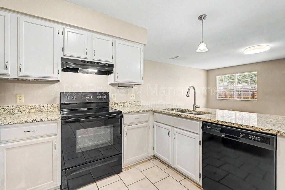 Apartment for rent at 3033 Mica St, Fayetteville, AR 72704