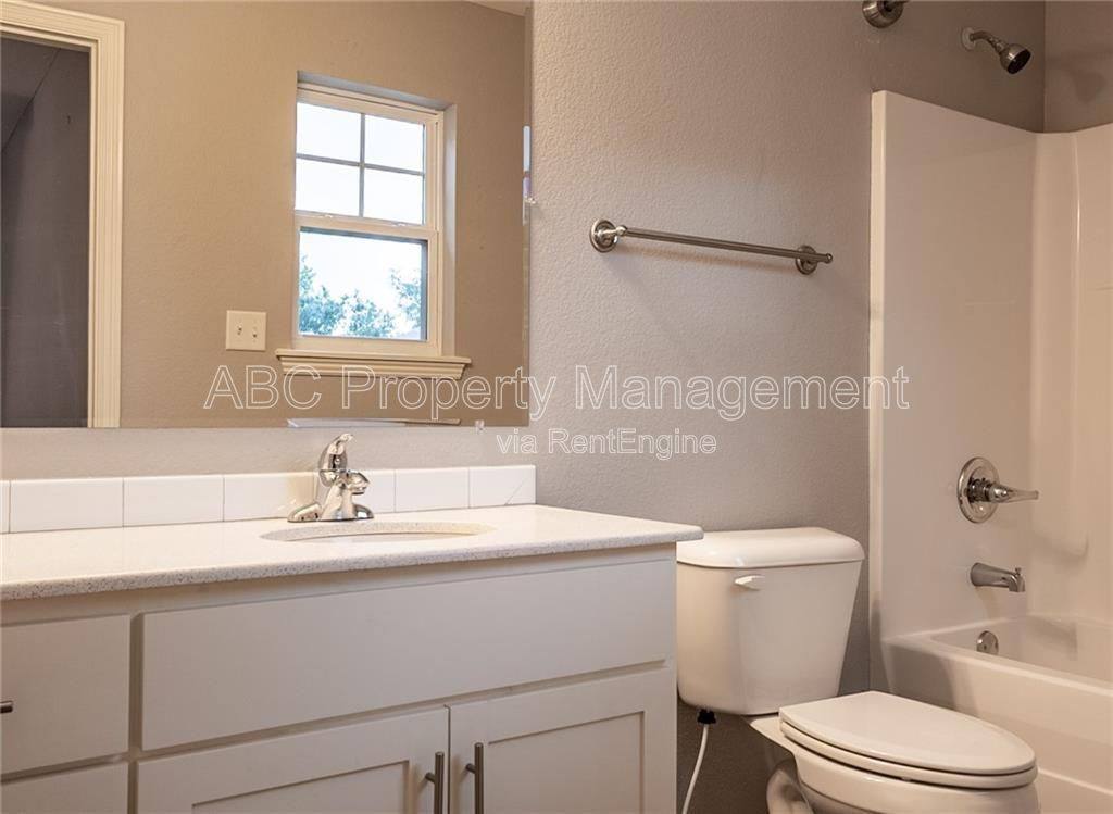 Townhouse for rent at 4133 W Santa Maria Lane, Fayetteville, AR 72704