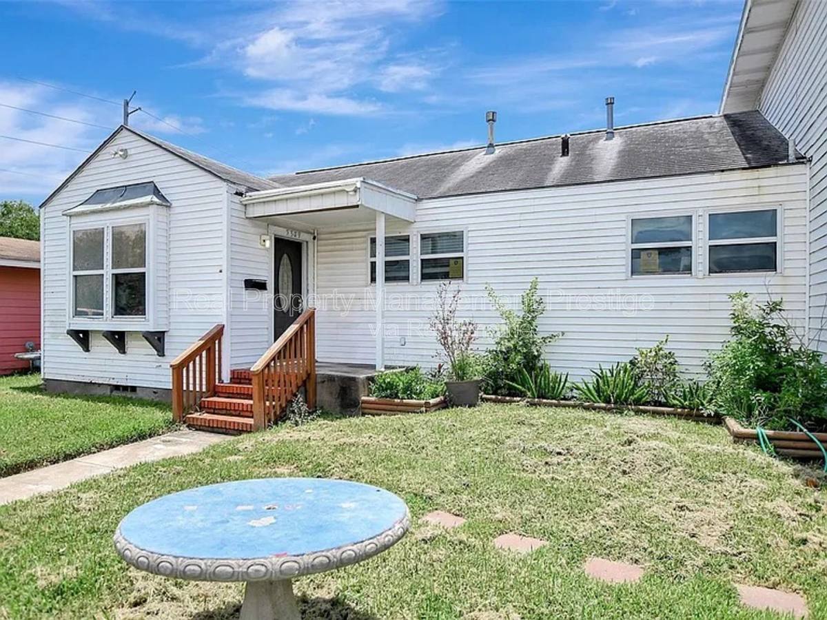 Apartment for rent at 5309 Perry Ave, Galveston, TX 77551