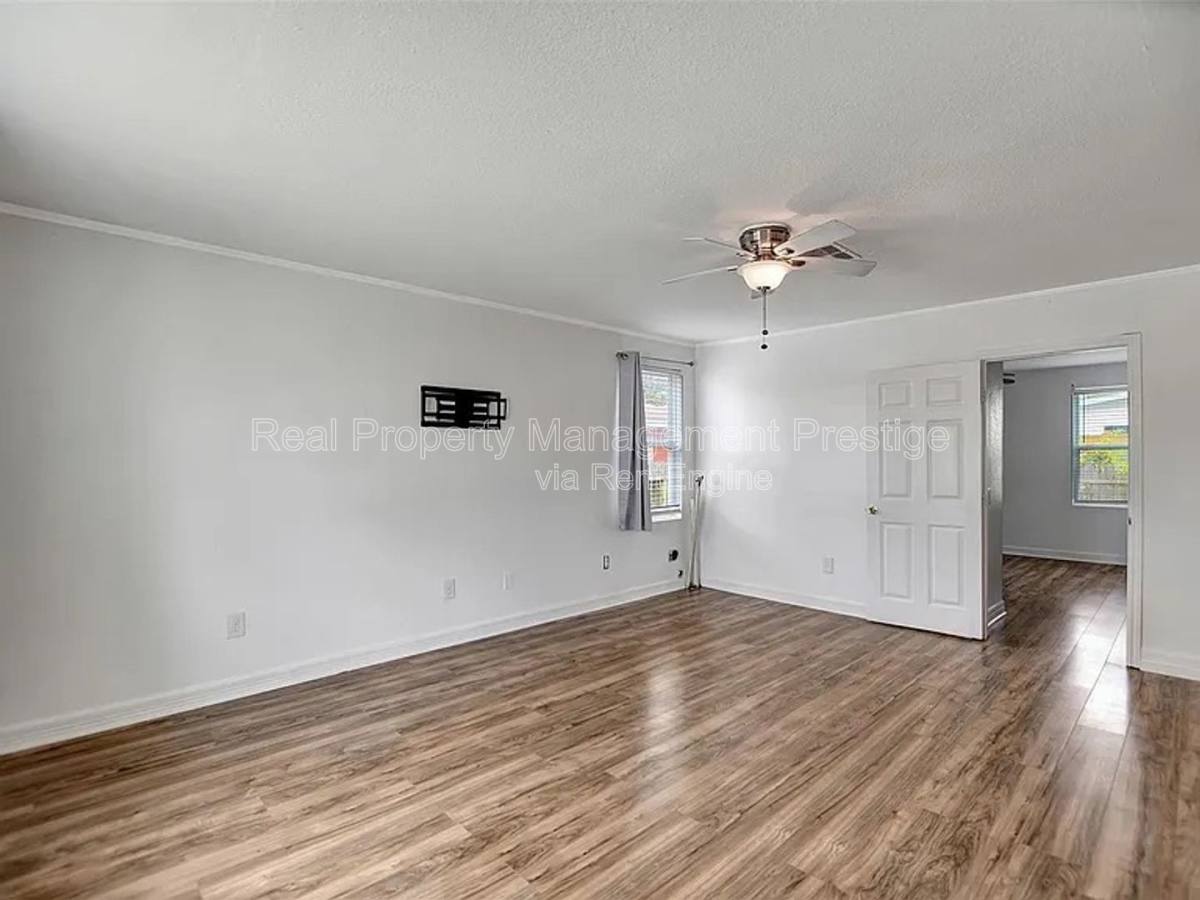 Apartment for rent at 5309 Perry Ave, Galveston, TX 77551