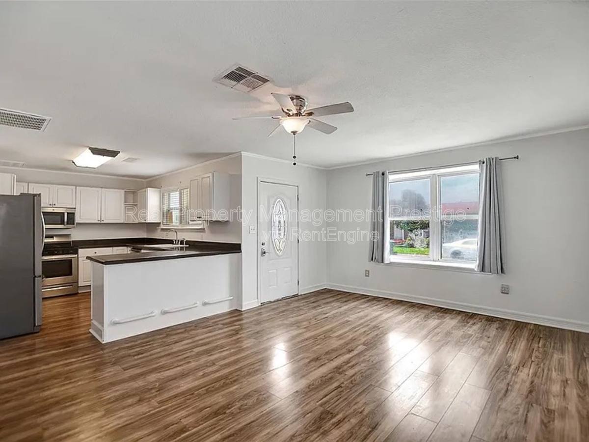 Apartment for rent at 5309 Perry Ave, Galveston, TX 77551