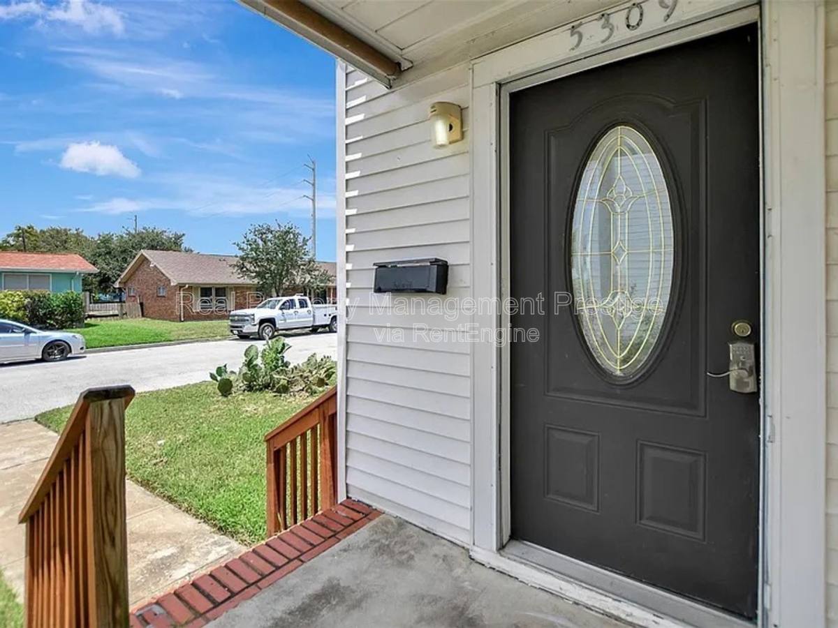 Apartment for rent at 5309 Perry Ave, Galveston, TX 77551