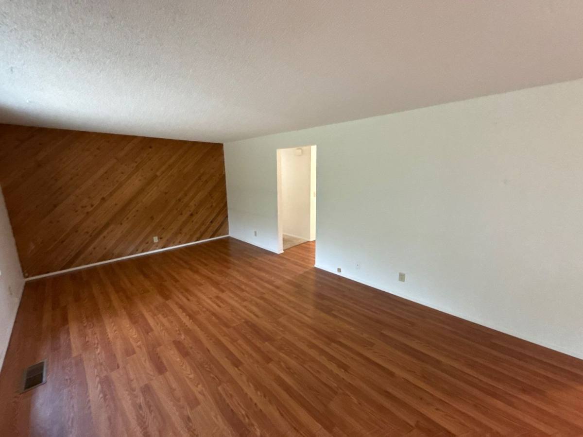 House for rent at 1809 Wallace Rd NW, Salem, OR 97304