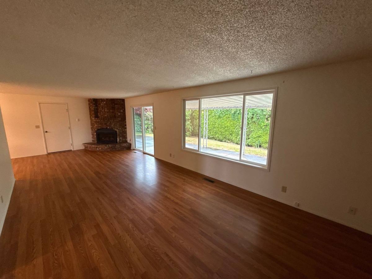 House for rent at 1809 Wallace Rd NW, Salem, OR 97304
