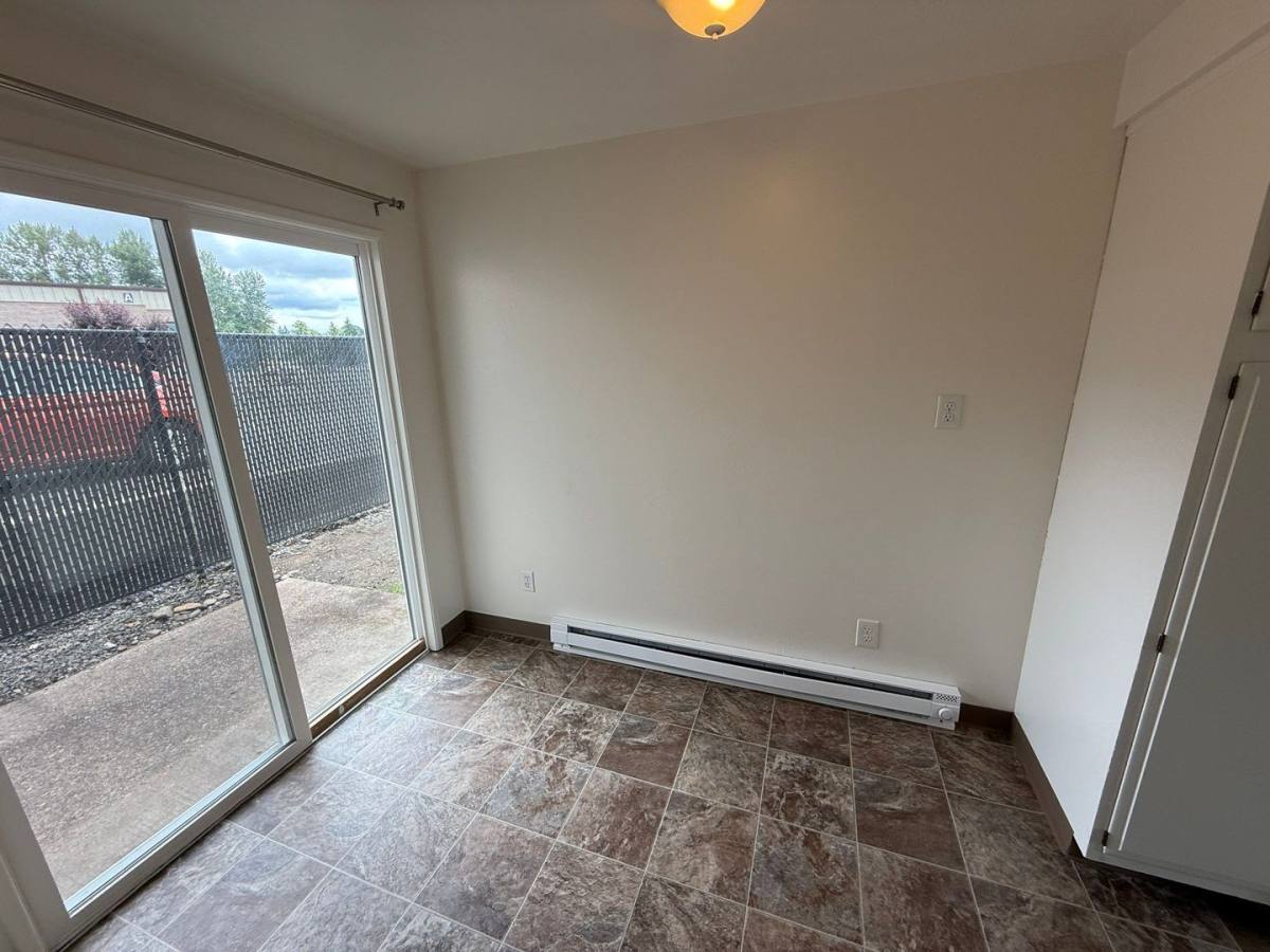 Apartment for rent at 926 SE Uglow Ave #3, Dallas, OR 97338