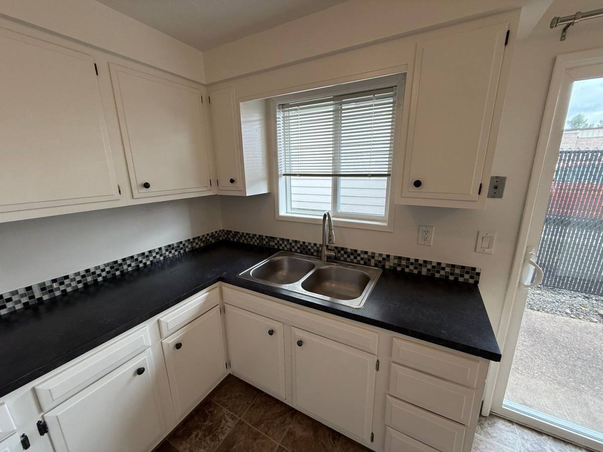 Apartment for rent at 926 SE Uglow Ave #3, Dallas, OR 97338