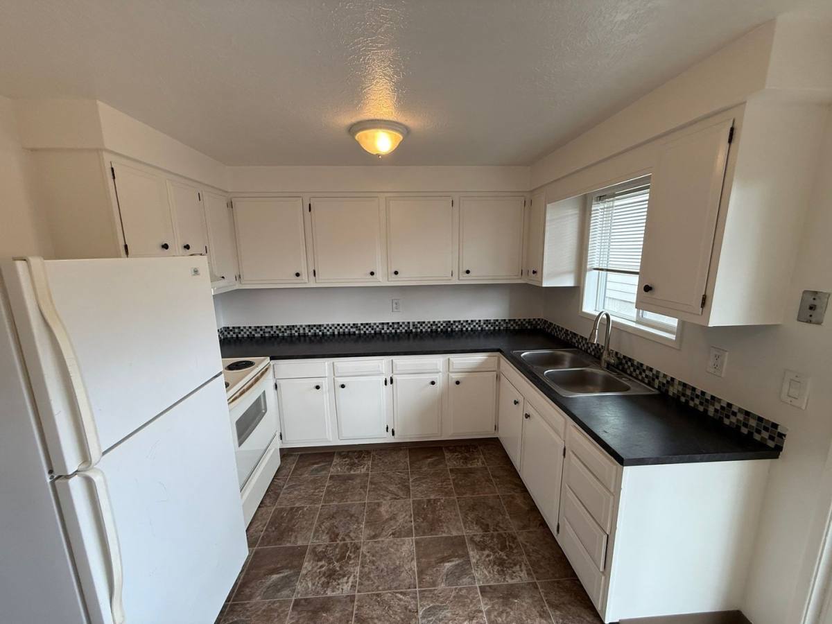 Apartment for rent at 926 SE Uglow Ave #3, Dallas, OR 97338