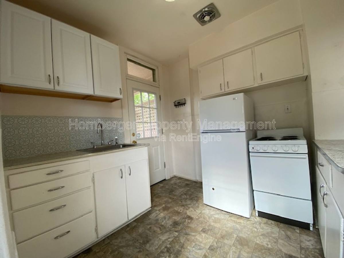 Apartment for rent at 1432 W Knox Ave #1, Spokane, WA 99205