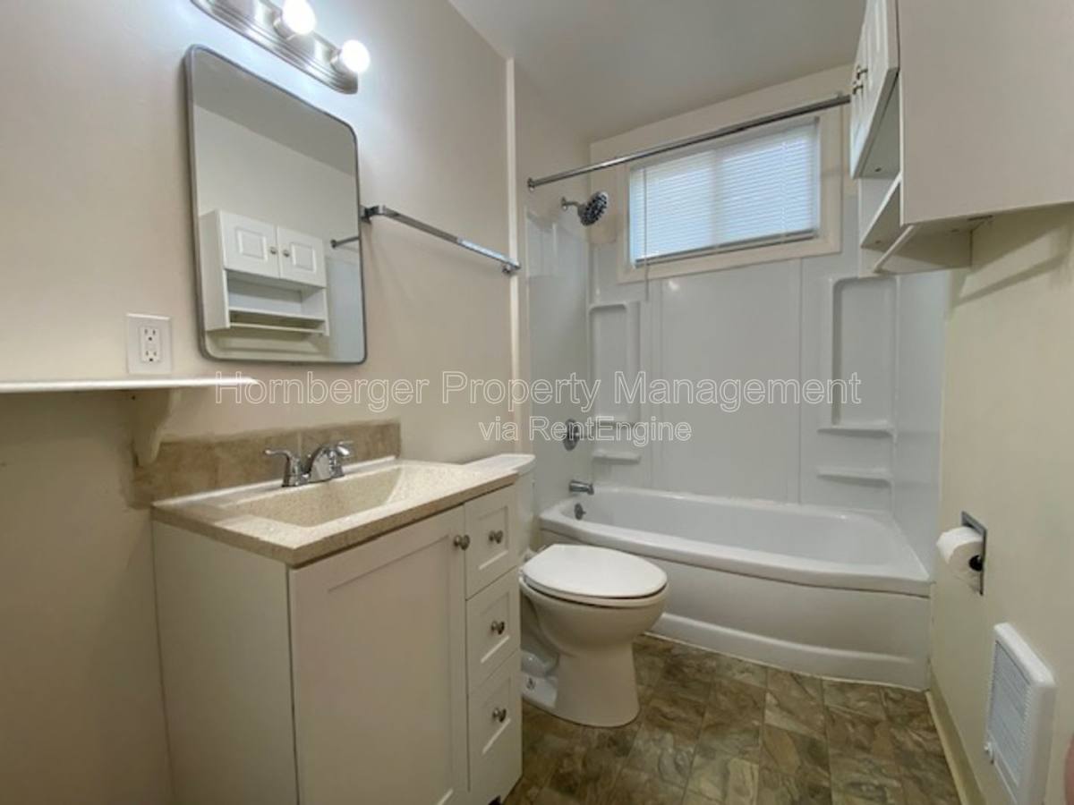 Apartment for rent at 1432 W Knox Ave #1, Spokane, WA 99205