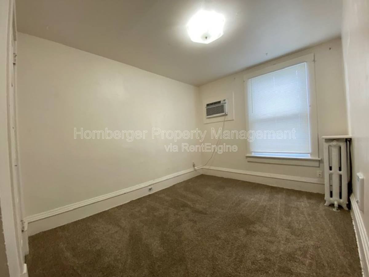 Apartment for rent at 1432 W Knox Ave #1, Spokane, WA 99205