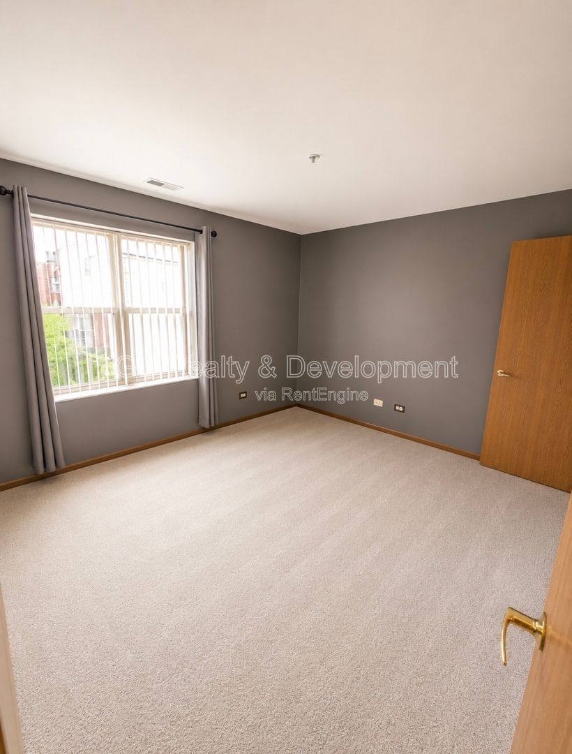Condo for rent at 57 E Hattendorf Ave #301, Roselle, IL 60172