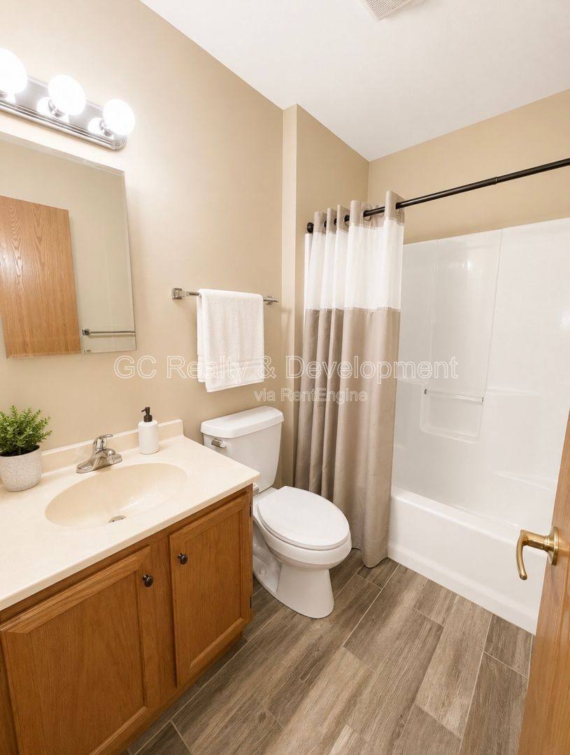 Condo for rent at 57 E Hattendorf Ave #301, Roselle, IL 60172