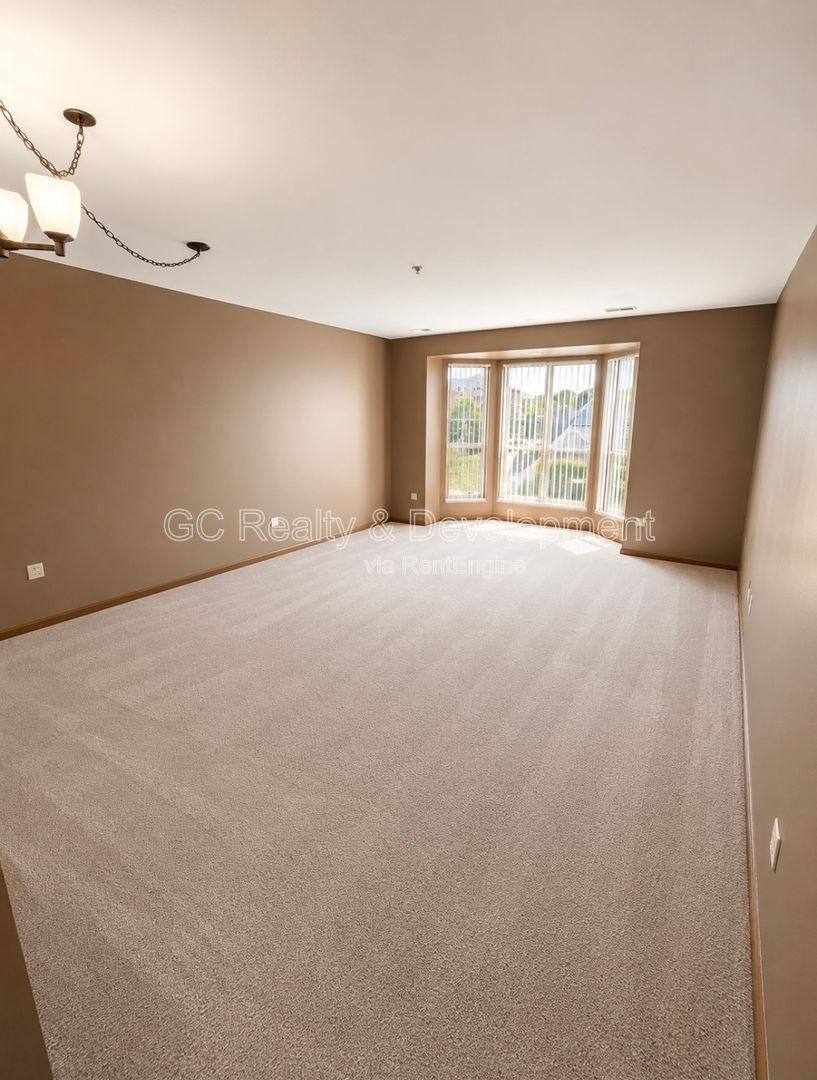 Condo for rent at 57 E Hattendorf Ave #301, Roselle, IL 60172