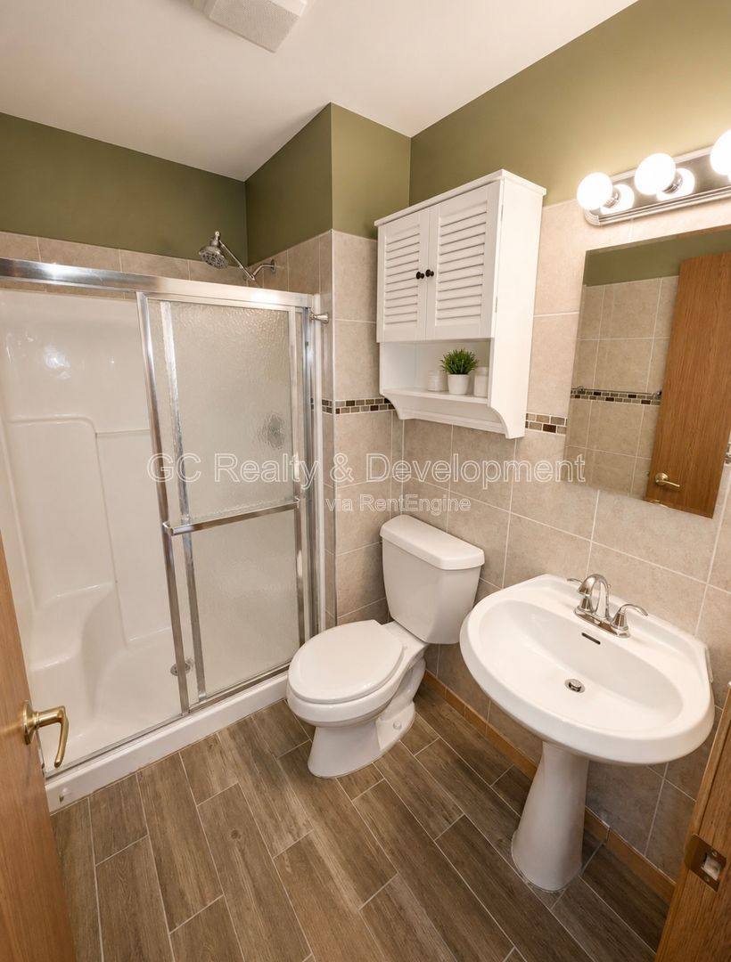 Condo for rent at 57 E Hattendorf Ave #301, Roselle, IL 60172