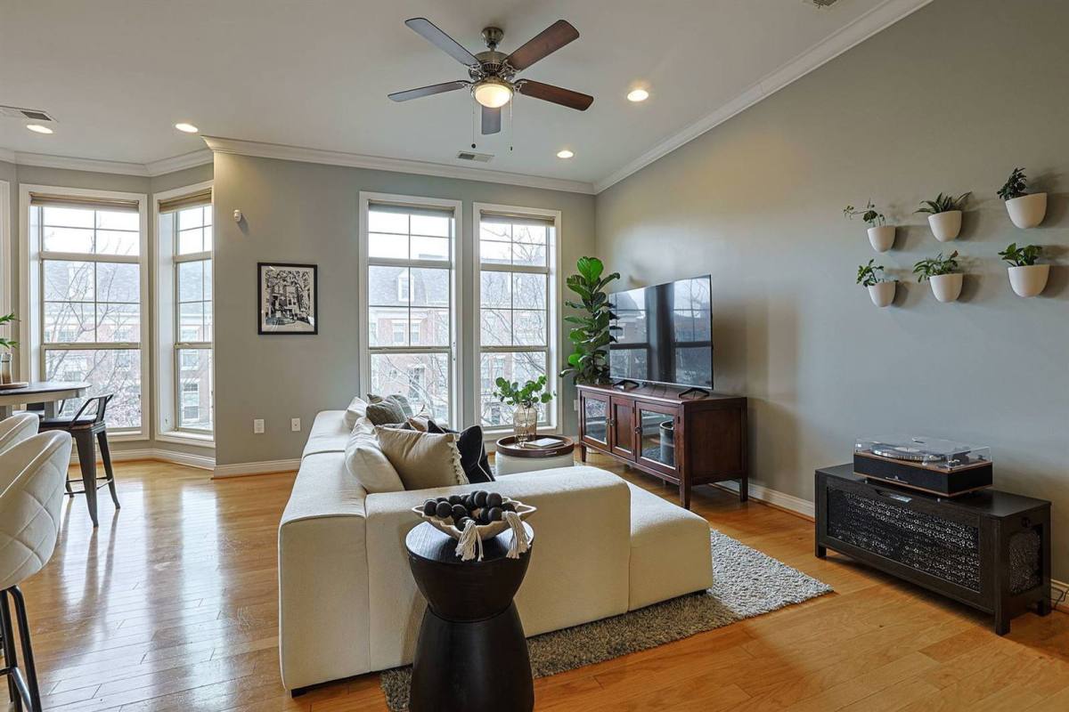 Apartment for rent at 215 Stetson St, Cincinnati, OH 45219