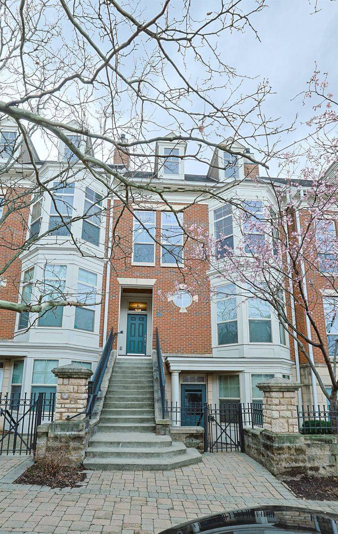 Apartment for rent at 215 Stetson St, Cincinnati, OH 45219