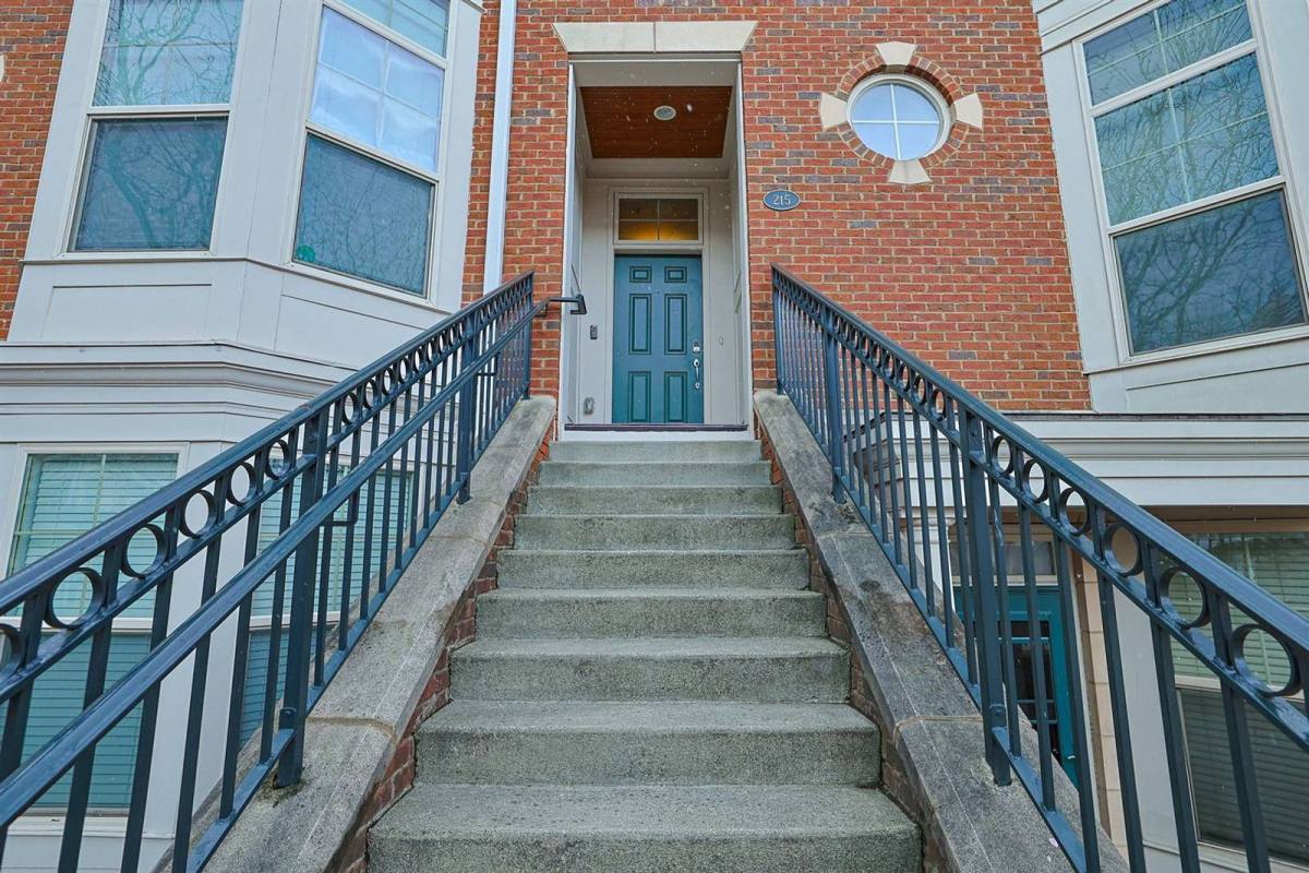 Apartment for rent at 215 Stetson St, Cincinnati, OH 45219