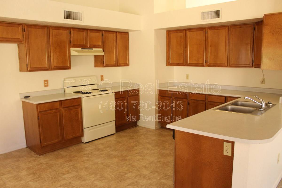 House for rent at 19455 N 34th St, Phoenix, AZ 85050