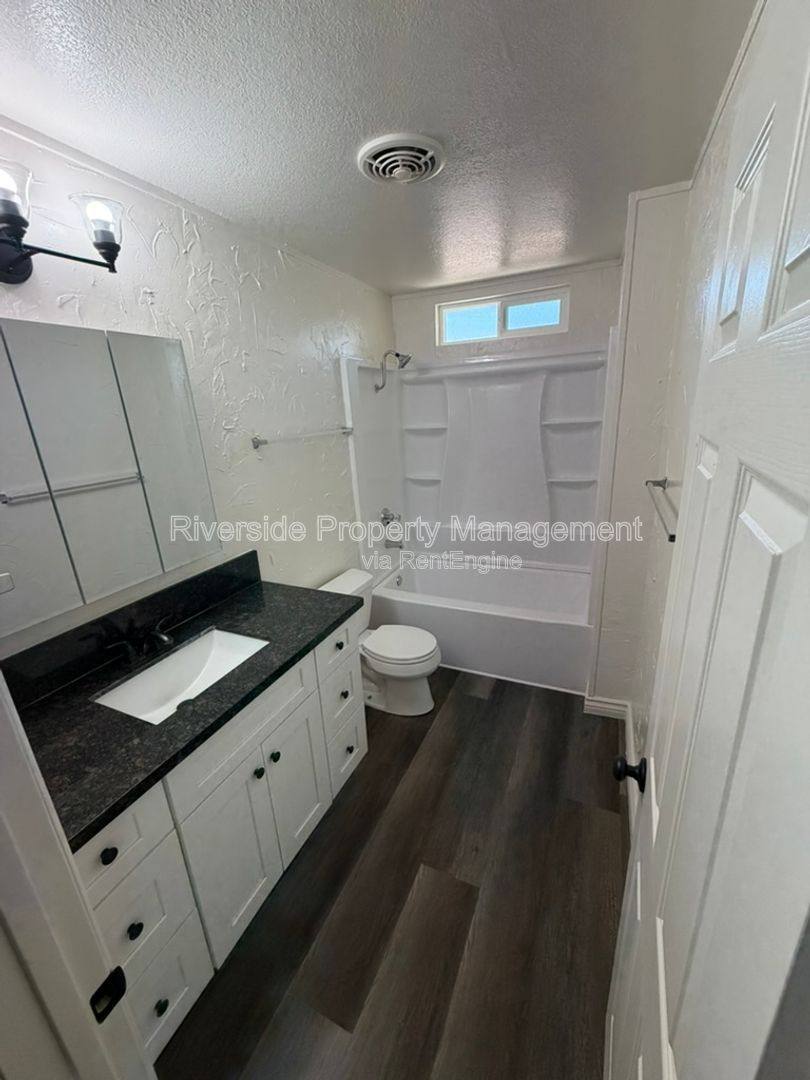 Apartment for rent at 429 Glen St #C, Riverside, CA 92507
