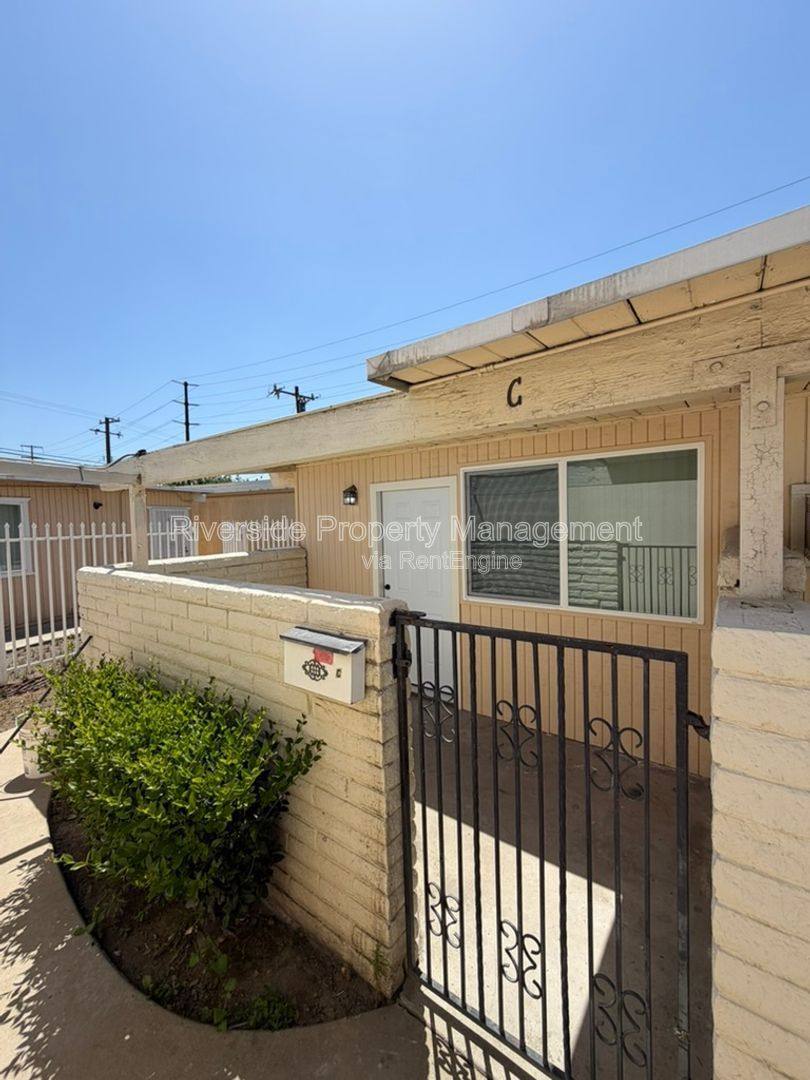 Apartment for rent at 429 Glen St #C, Riverside, CA 92507