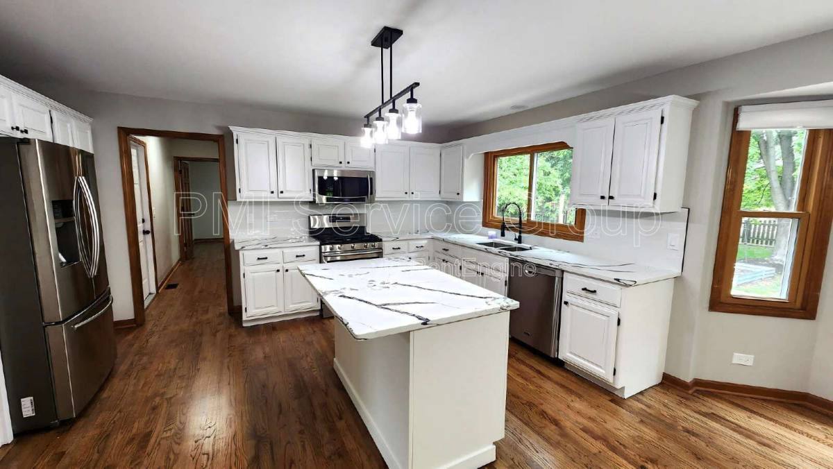 House for rent at 3467 Charlemaine Dr, Aurora, IL 60504
