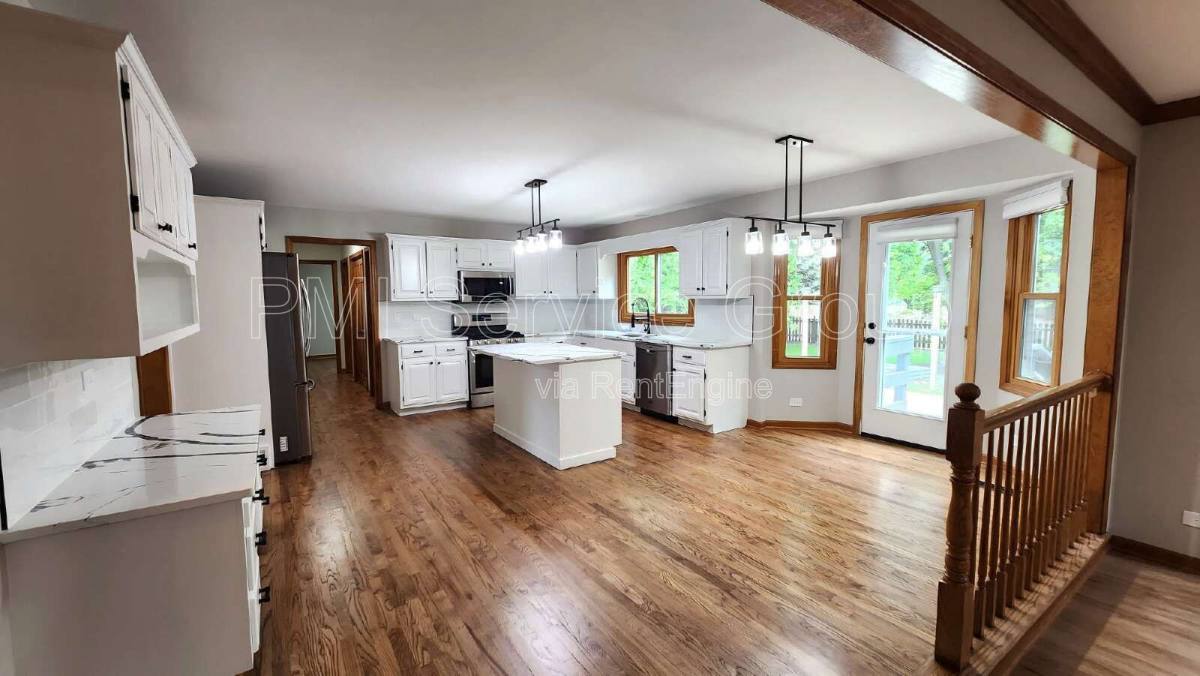 House for rent at 3467 Charlemaine Dr, Aurora, IL 60504